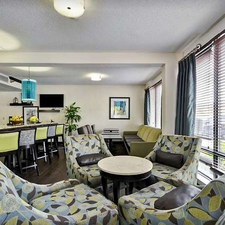 מלון נורת' צ'רלסטון Wingate By Wyndham Charleston Coliseum מראה פנימי תמונה