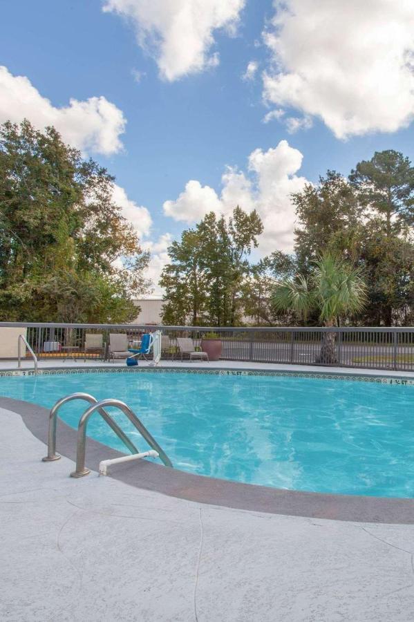 מלון נורת' צ'רלסטון Wingate By Wyndham Charleston Coliseum מראה חיצוני תמונה