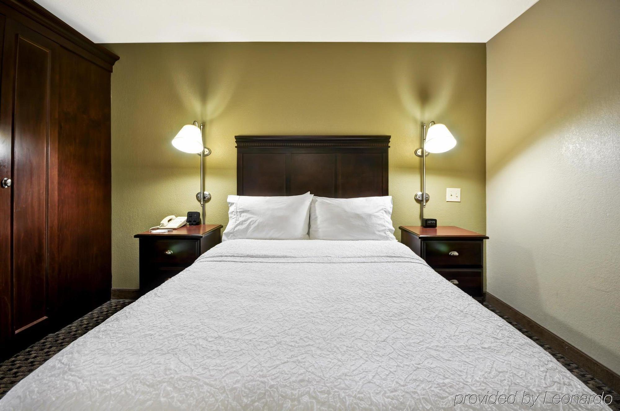מלון נורת' צ'רלסטון Wingate By Wyndham Charleston Coliseum מראה חיצוני תמונה